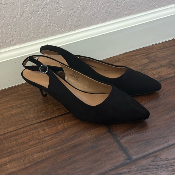 Banana Republic Factory Shoes - Suede Black Slingback Kitten Heels